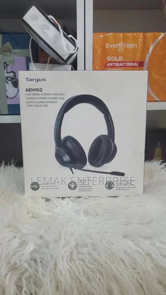 Targus Wired Stereo Headset (AEH102) · Photo 2