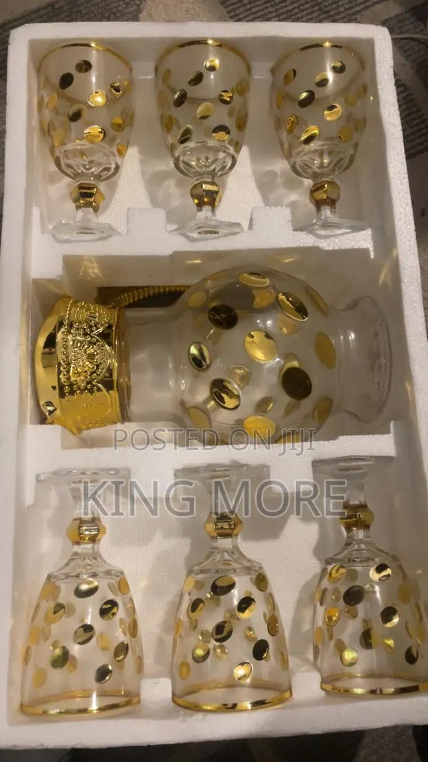 A Nice 7 Heavy Turkey Glassware Set for Sale · Photo 1
