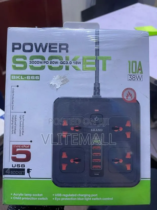4- Port Power Socket · Photo 1