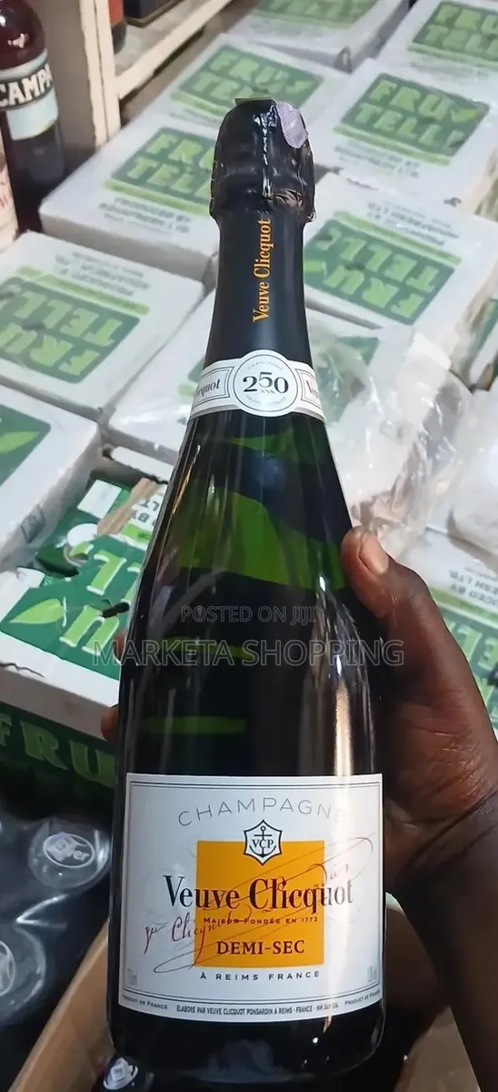 Veuve Cliquot Demi Sec 750ml · Photo 1