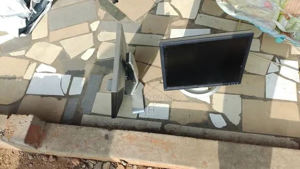 Dell Monitor · Photo 1