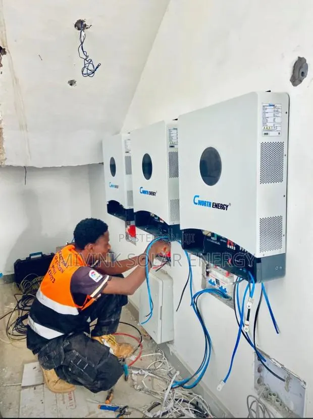 Solar Hybrid Inverter 12kw · Photo 1