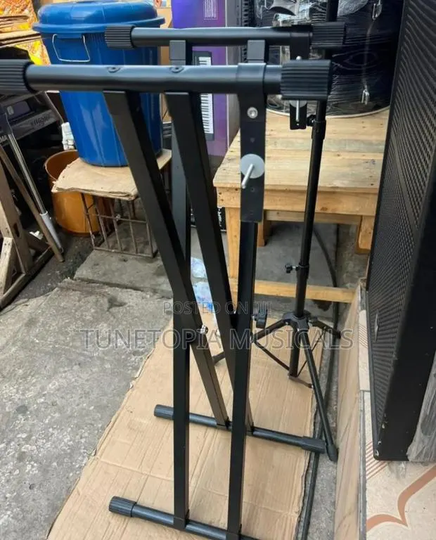 Double-braced X-style Adjustable Keyboard Stand. · Photo 1