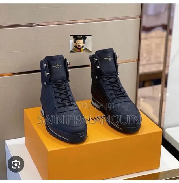 Louis Vuitton Monogram High-Top Sneakers · Photo 1