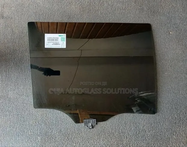 2024 Hyundai Santa Fe Rear Right Door Glass · Photo 1