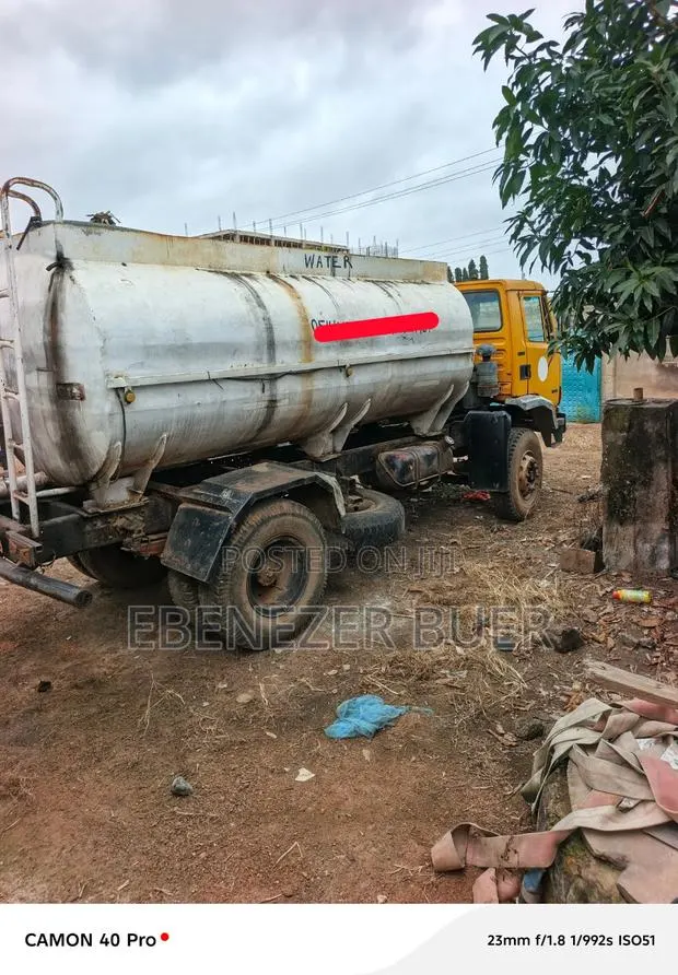 Very Strong Lay Land Tanker in Good Condition for Sale.