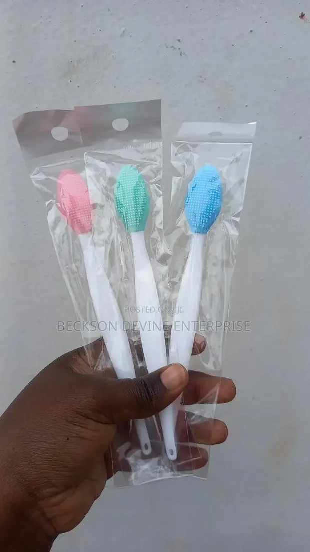Lip Scrub Tool · Photo 1