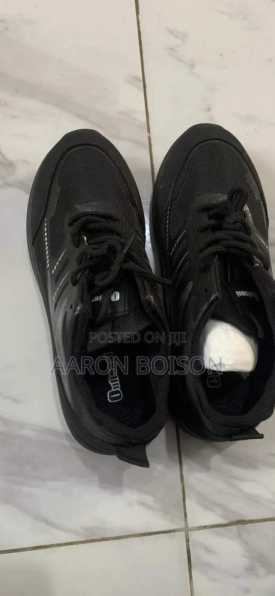 Black Shoes · Photo 1