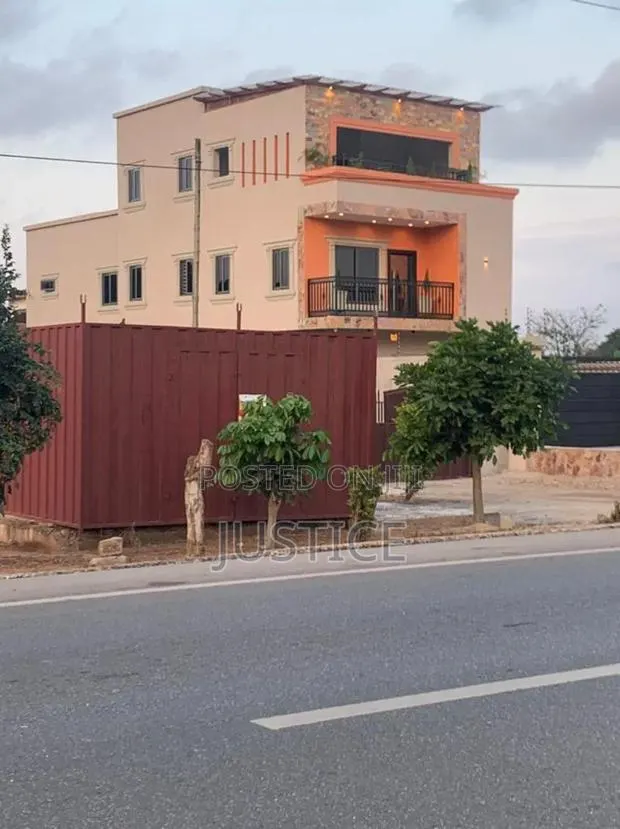 4bdrm Duplex in Kwabenya for sale · Photo 1