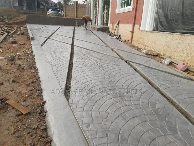Stamp Concrete With Stone · Photo 4