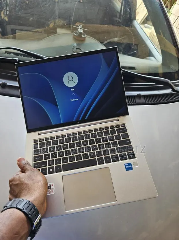 Laptop HP EliteBook 840 G10 16GB Intel Core i5 SSD 512GB · Photo 1