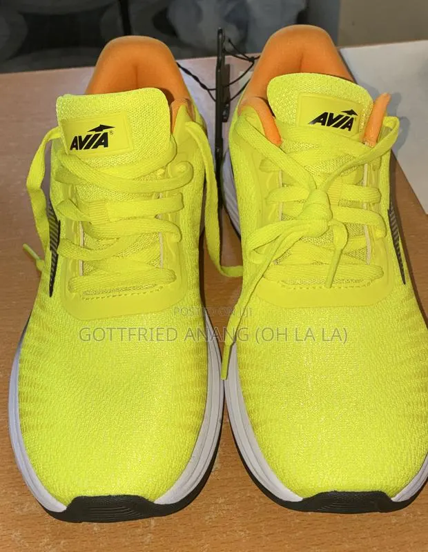 Avia Yellow Shoe for Athletics Size 8.5 · Photo 1