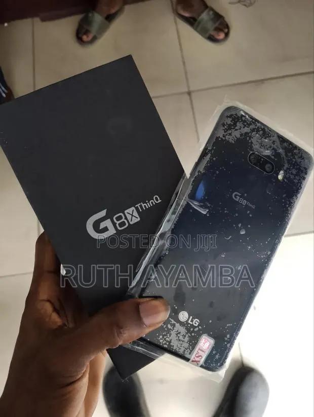 New LG G8X Thinq 128 GB Black · Photo 1