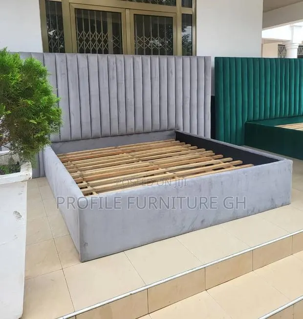 Queen Size Design Bedframe · Photo 1