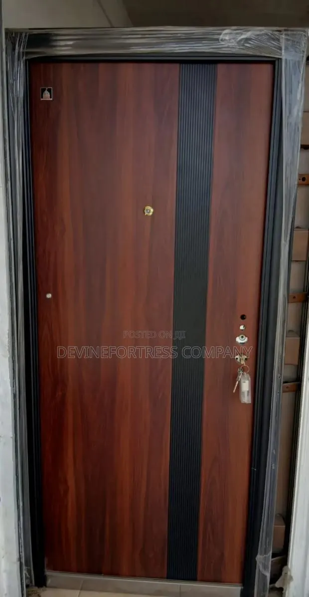 Quality Executive Paladin Wooden Bedroom Door · Photo 1