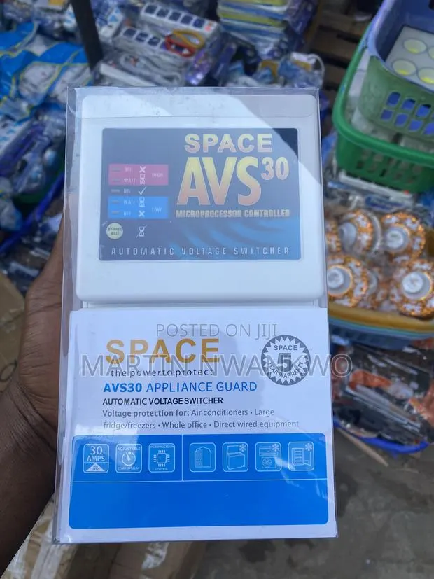 AVS30 Automatic Voltage Switcher · Photo 1