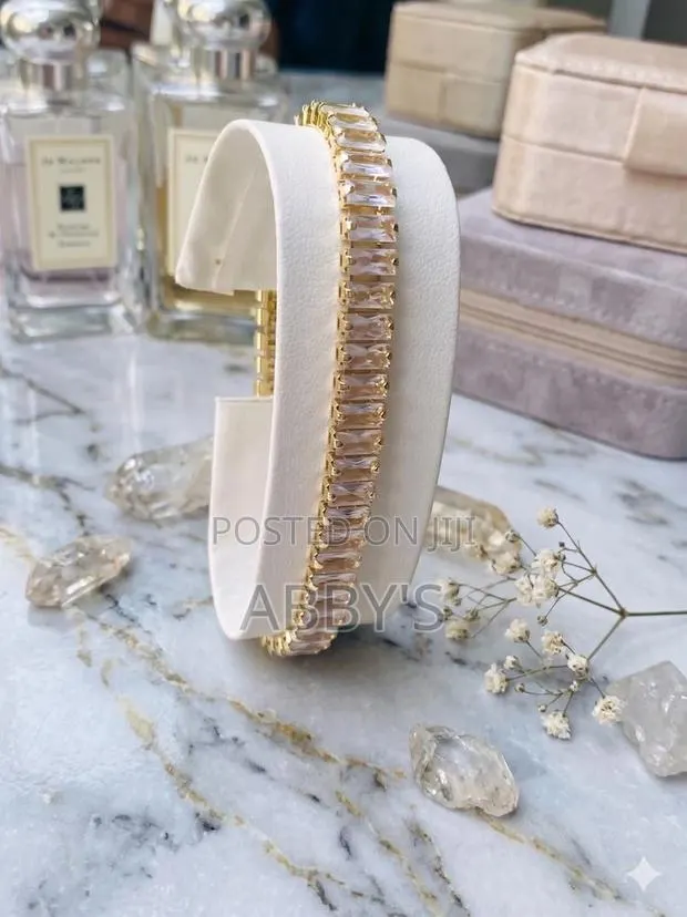 Luxury Baguette Zircon Ladies Bracelet · Photo 1