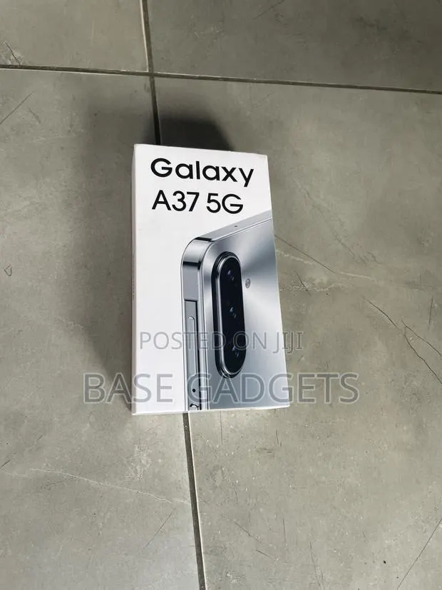 New Samsung Galaxy A37 256 GB Black · Photo 1
