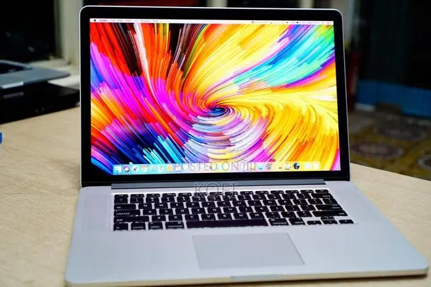 Laptop Apple MacBook Pro 2015 16GB Intel Core i7 SSD 512GB · Photo 1