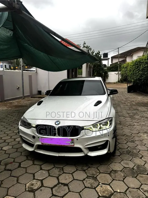 BMW 330i 2018 White · Photo 1