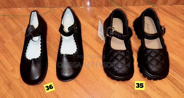 Kids Shoes · Photo 1