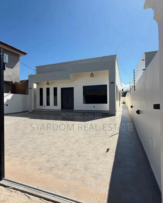 3bdrm Bungalow in Spintex Road Okpoi, Manet Junction for sale · Photo 1