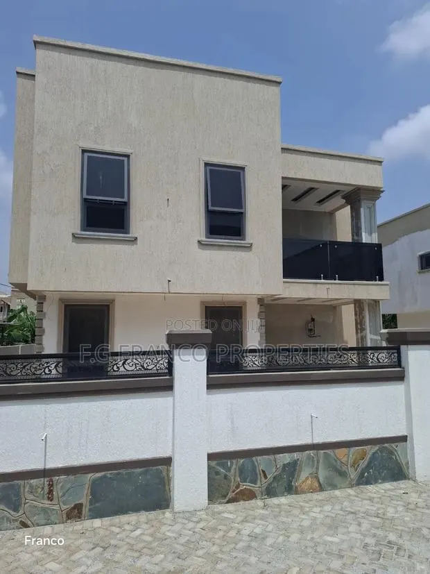 3bdrm House in Kg, Franco, Baatsona Total for sale · Photo 1