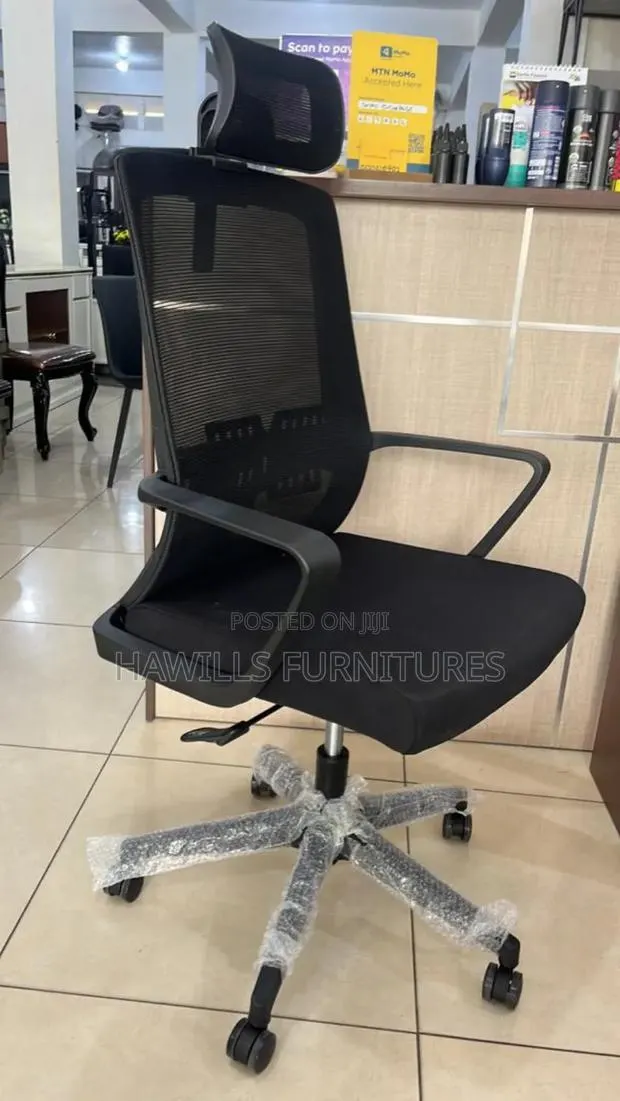 Black Office Swivel Chair and Relaxing · Photo 1