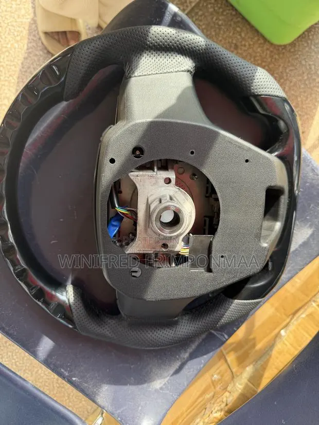 Corolla 2014,2015,2016,2017,2018,2019,2020 Steering Wheels Complete · Photo 1