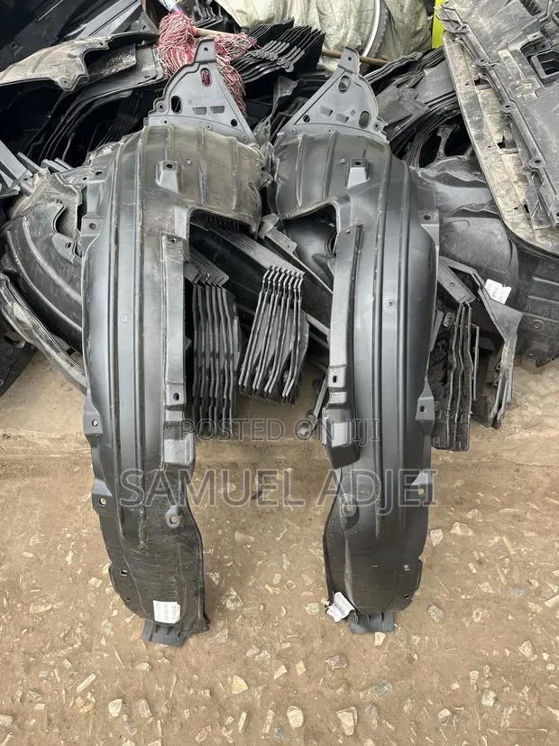Honda CRV 2017 to 2022 Fender Linner Pair Original. · Photo 1