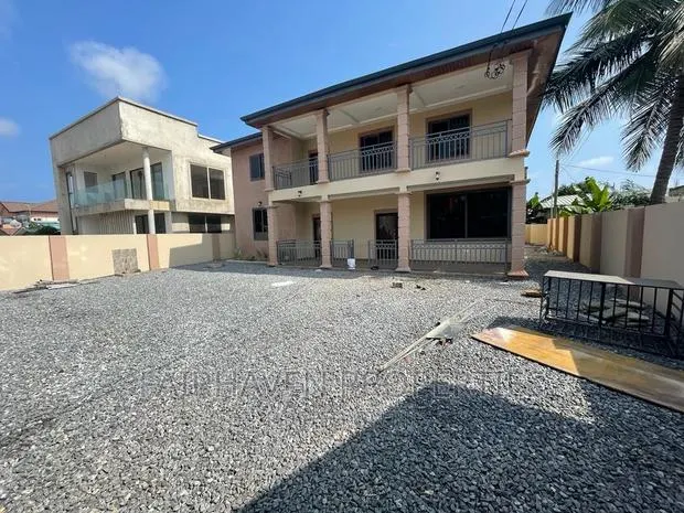 5bdrm House in East Airport for rent · Photo 1
