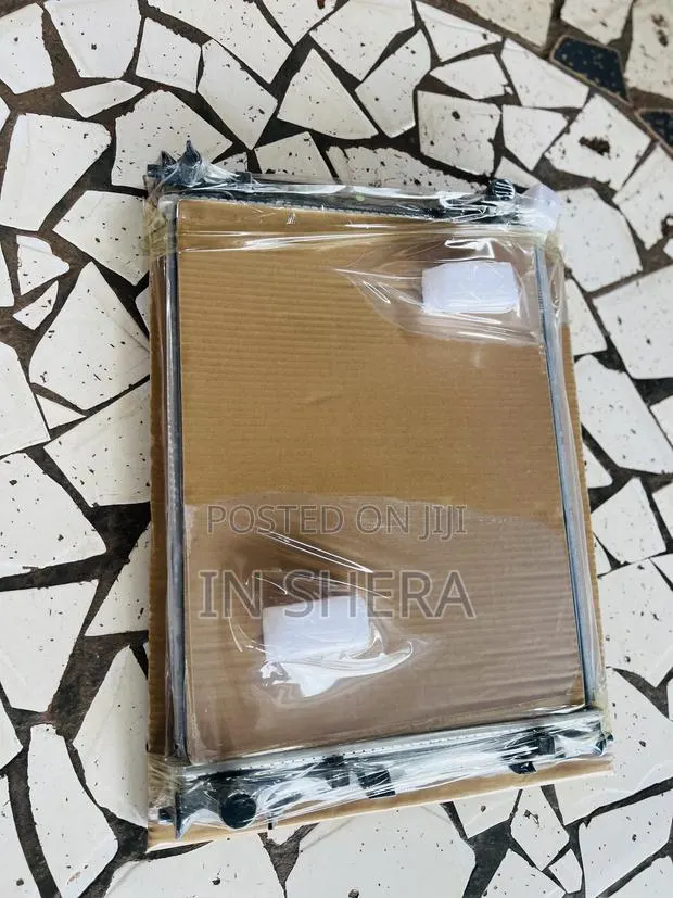 Honda Civic Radiator Water Tank 2017 2018 2019 2020 2021 2022 · Photo 1