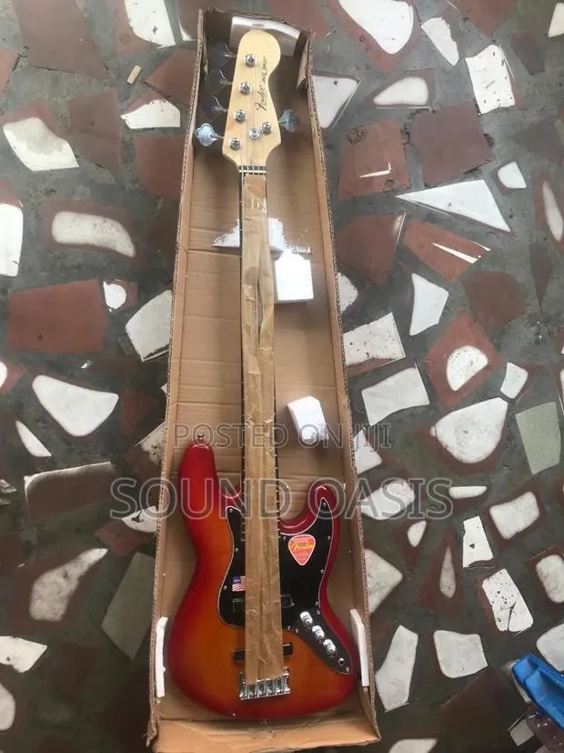 Fender Passive Jazz Bass Guitar · Photo 1