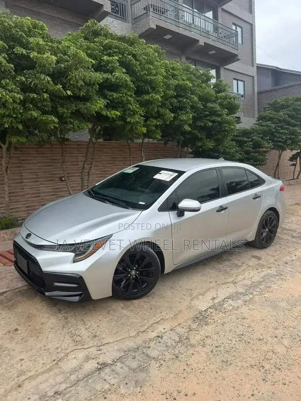 Toyota Corolla 2021 White · Photo 1
