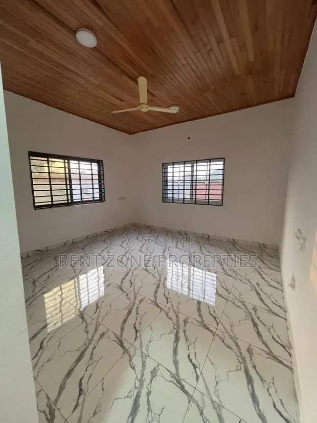 Mini Flat in Rent Zone Properties, Adenta for rent · Photo 1