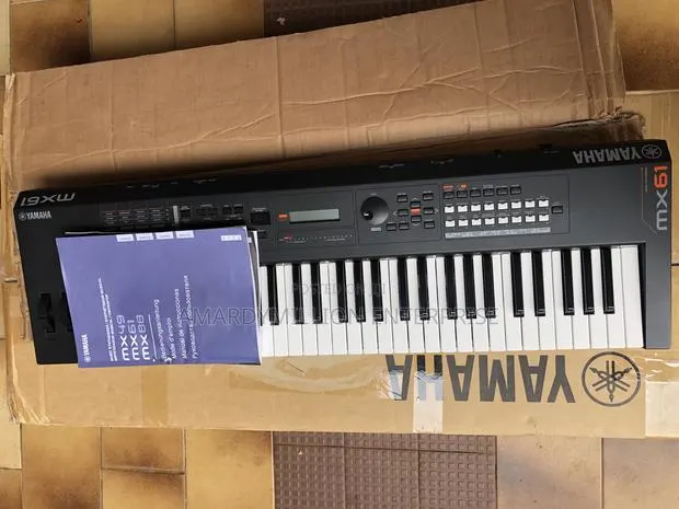Yamaha Mx61 · Photo 1
