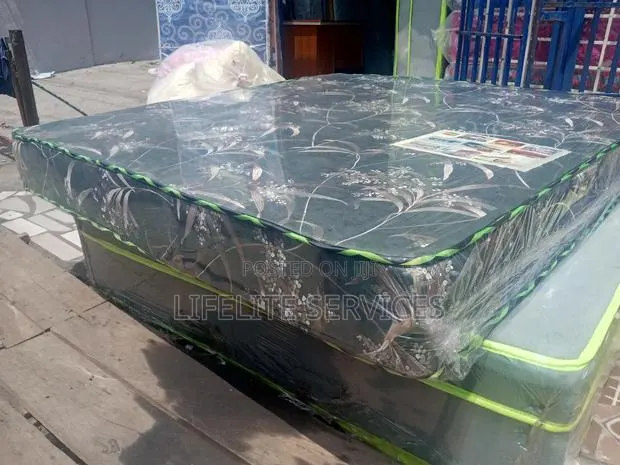 10" Fufa Queen Mattress - 100% Comfortable · Photo 1