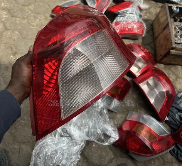 Toyota Vitz/Yaris Taillight 2006 2007 2008 2009 2010 2011 Tail Light · Photo 1