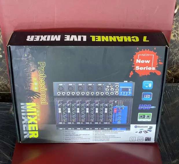 Yamaha 7-Channel Professional Live Mixer · Photo 1