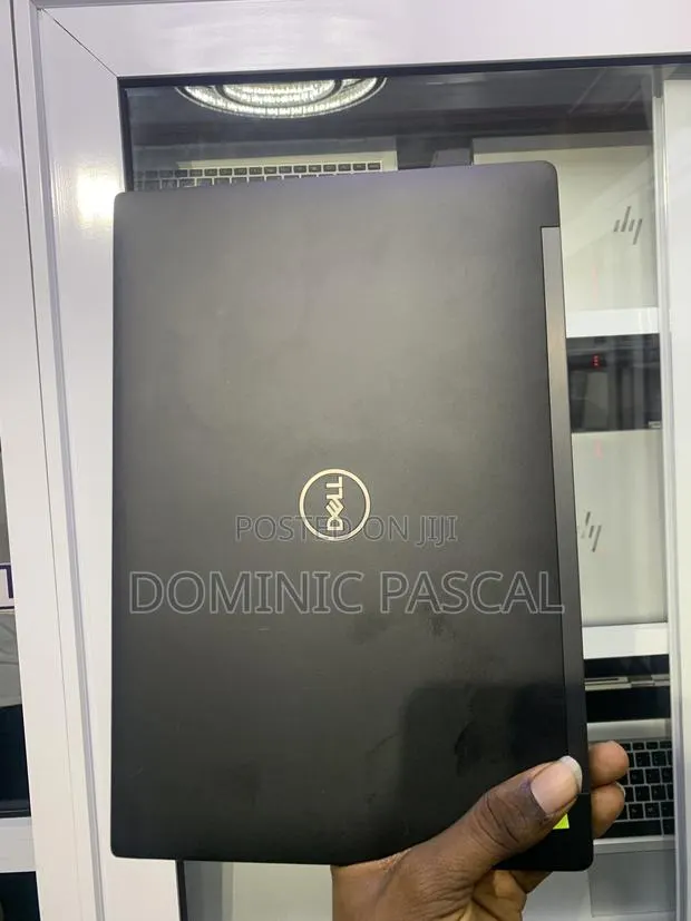 Laptop Dell Latitude 7390 8GB Intel Core i7 SSD 256GB · Photo 1