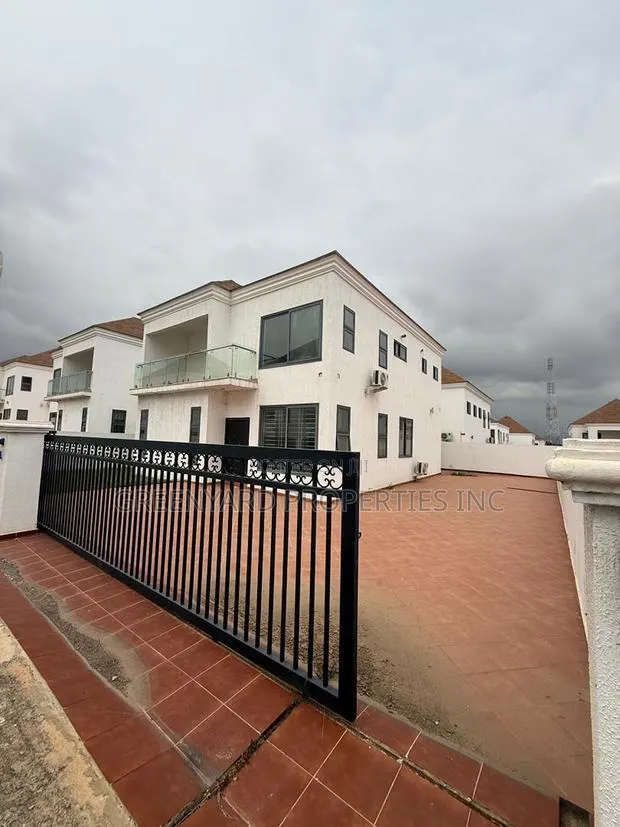 4bdrm House in Aviation, Adenta for rent · Photo 1