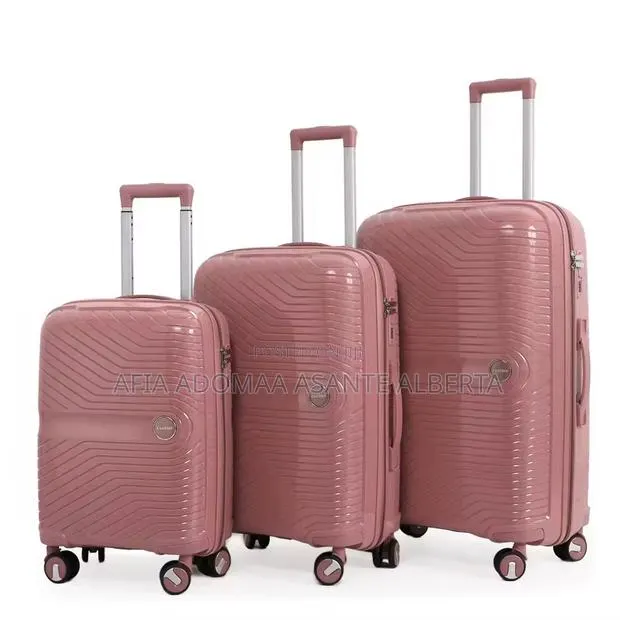 Unbreakable 3 Set Traveling Bag · Photo 1