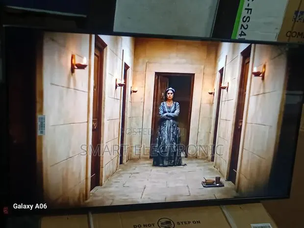 Samsung 43-Inch Ultra Slim Smart Television · Photo 1