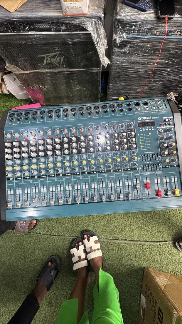 Yamaha Mk Power Mixer 16 Channel · Photo 1