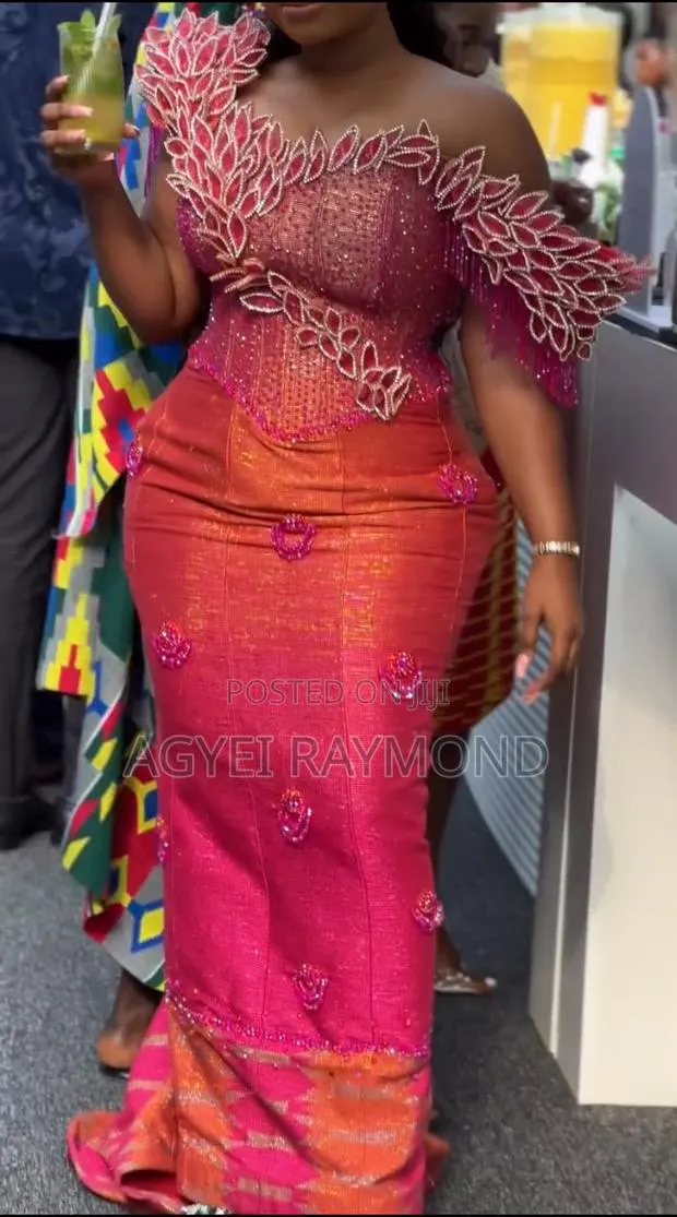Ombre Kente From Bonwre · Photo 1