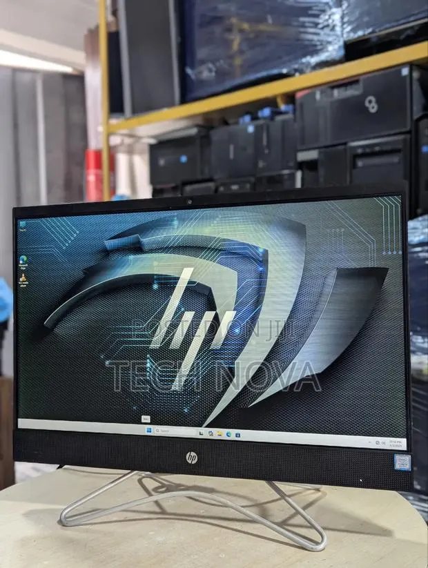 Desktop Computer HP 200 G4 All-in-One 8GB Intel Core i5 SSD 256GB · Photo 1