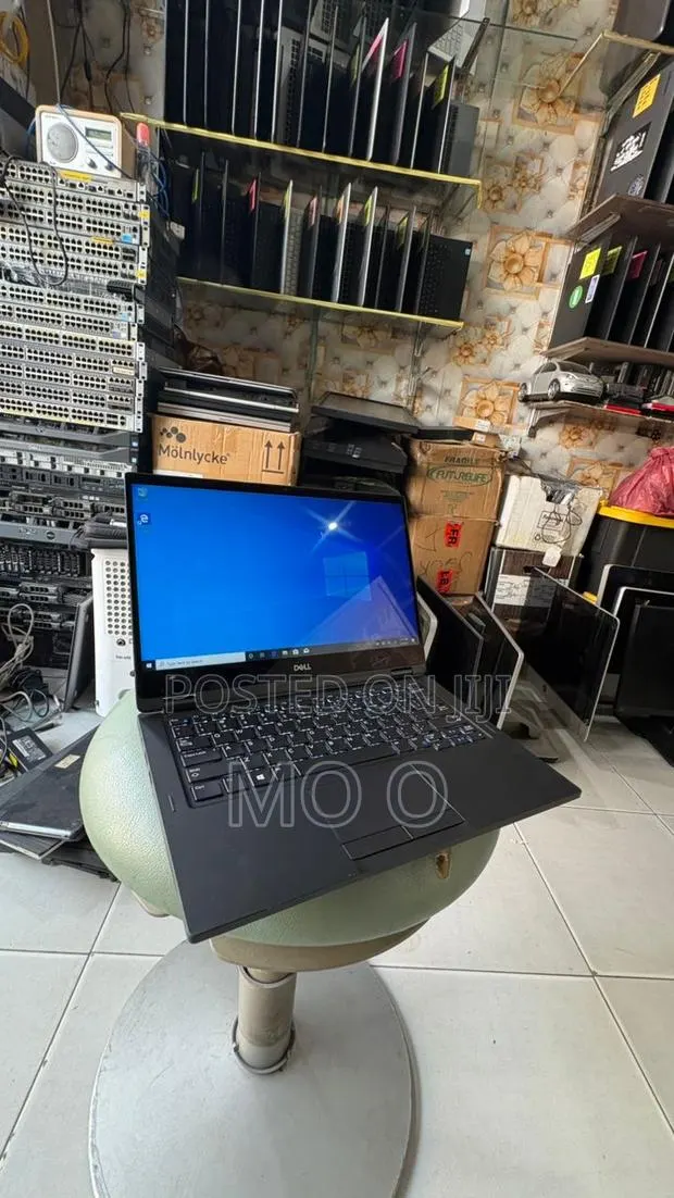 Laptop Dell Latitude 7390 16GB Intel Core I7 SSD 256GB · Photo 1