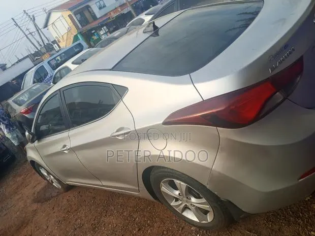 Hyundai Elantra 2015 Silver · Photo 1