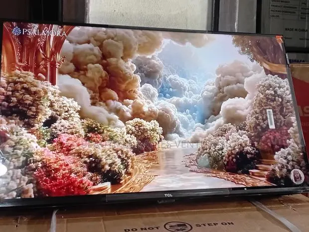 TCL 32” High Definition Led Television · Photo 1