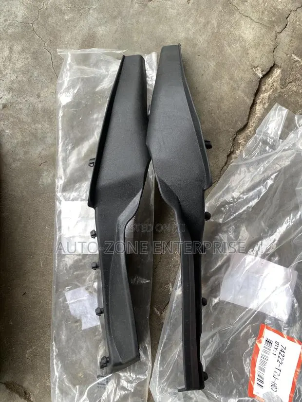 Honda HRV 2018 2019 2020 Wiper Ends Pair · Photo 1